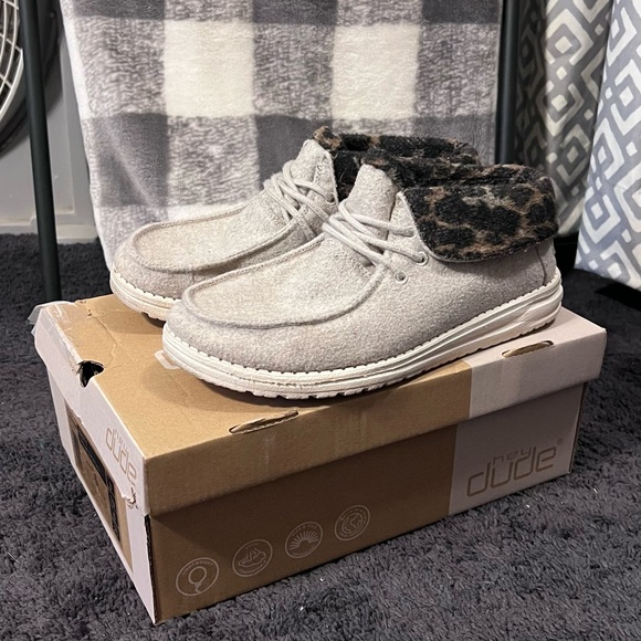 Cheetah print hey dudes - Picture 1 of 4